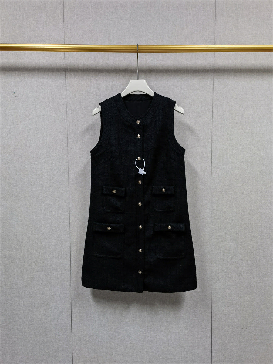 Women's round neck black sleeveless dress