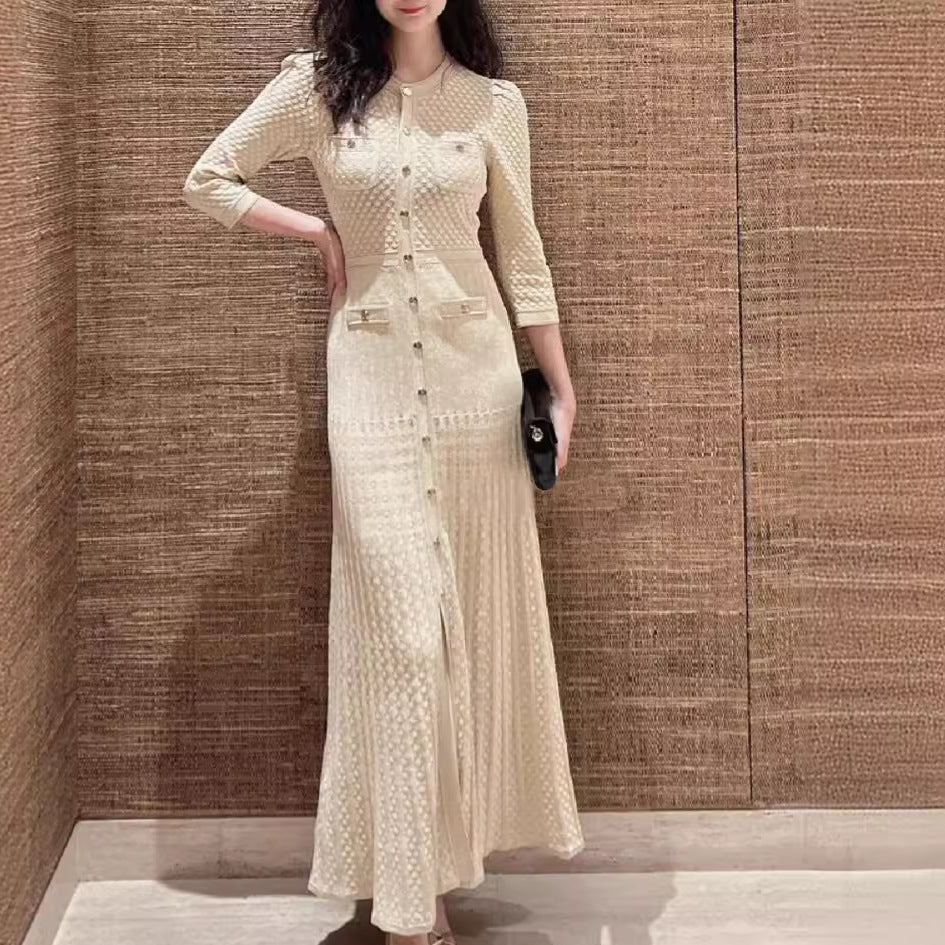 Women's three-quarter sleeve knitted dress