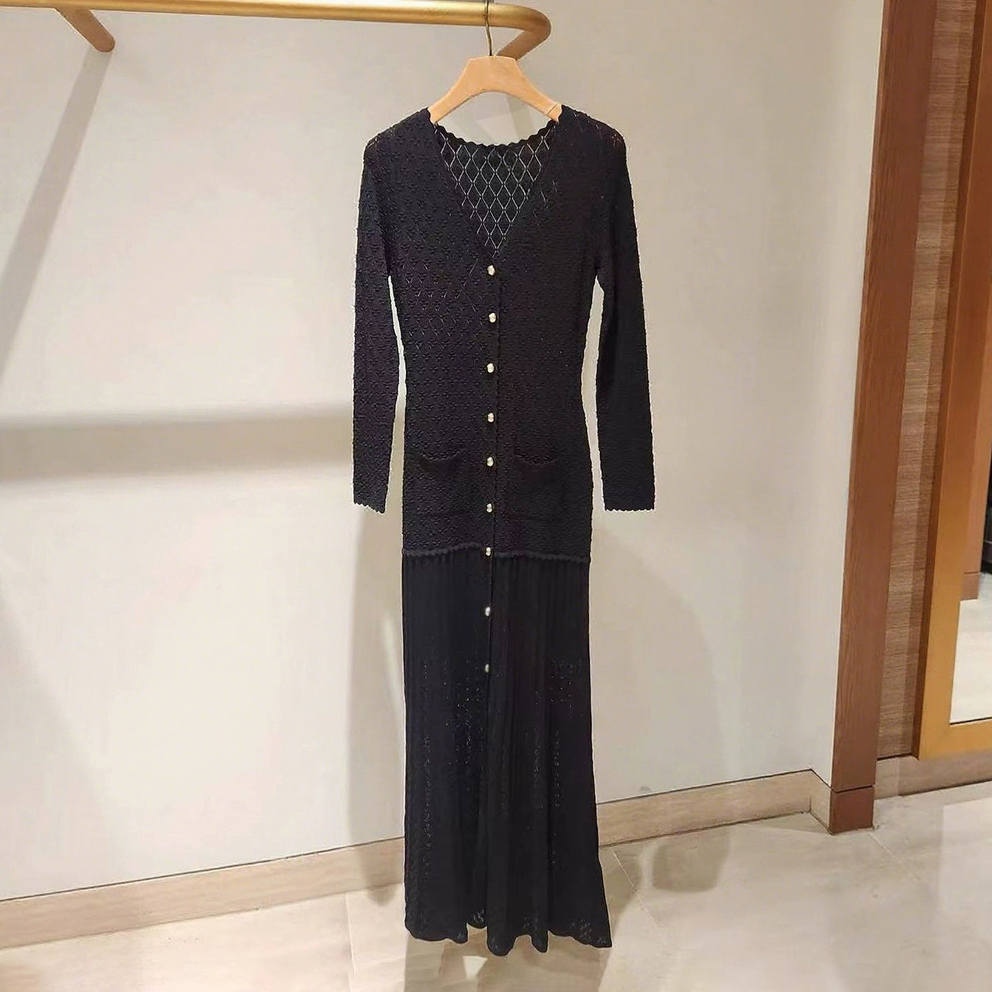 Women's V-neck black knitted long-sleeved dress