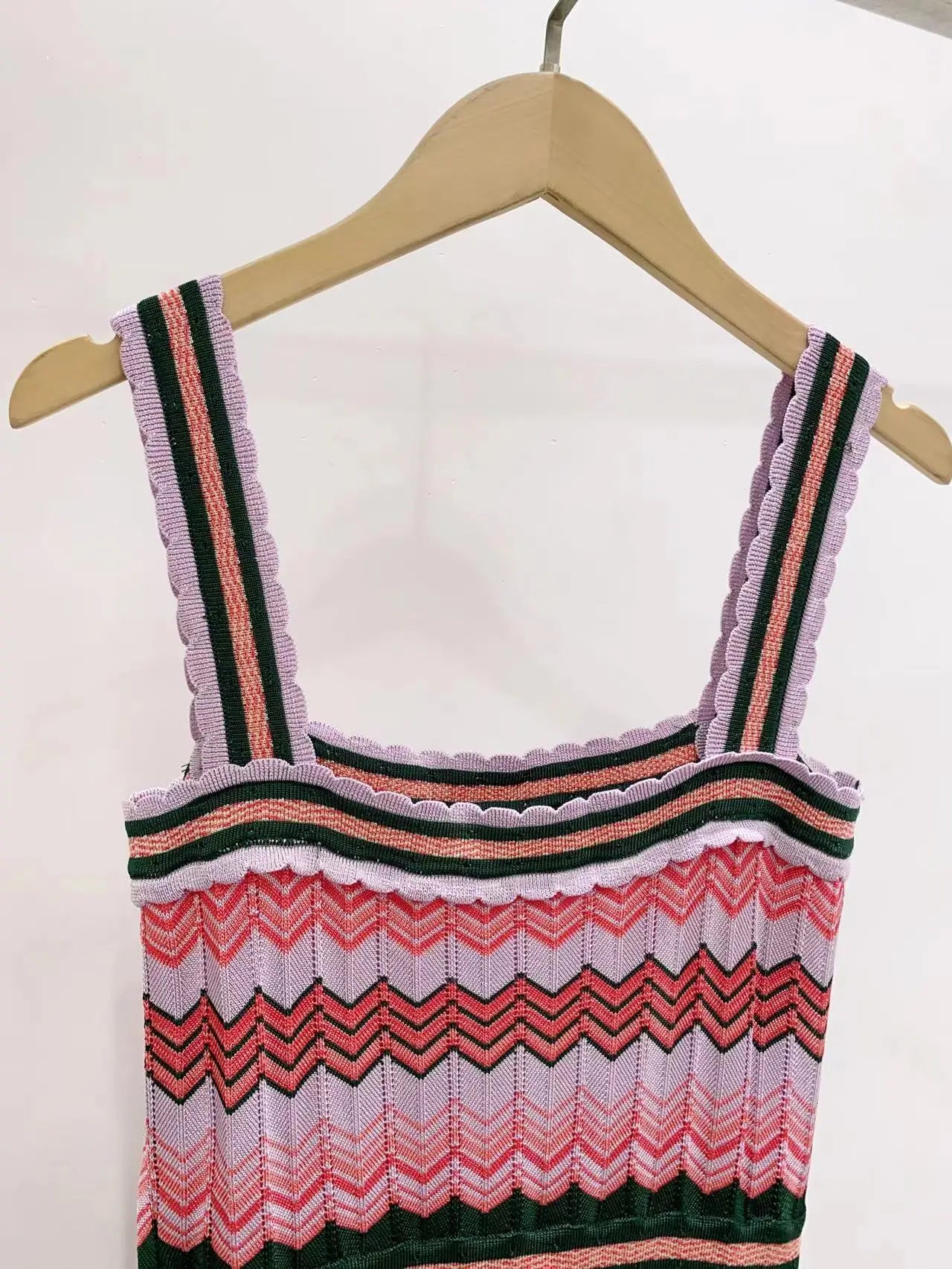 Clashing color striped wave edge knitted dress temperament elegant resort style women's dresses 2024 autumn new