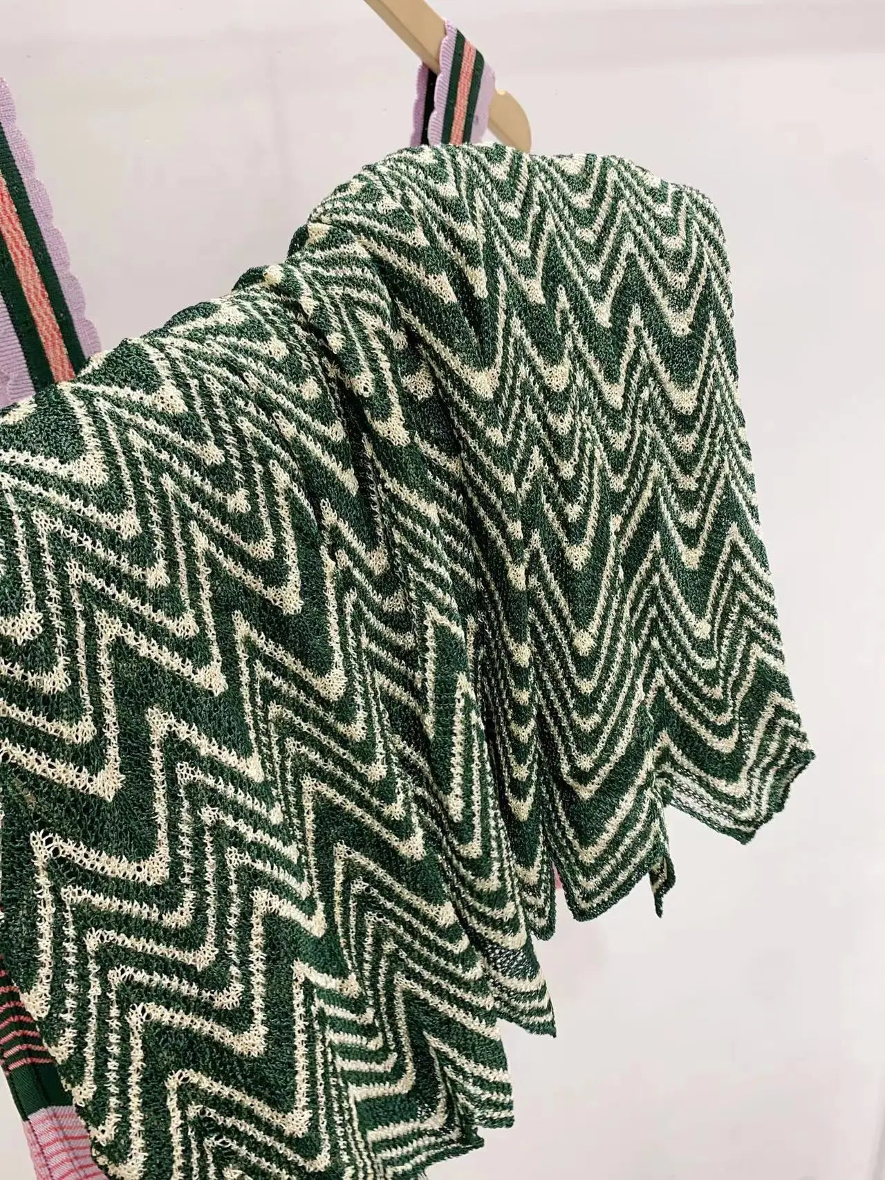 Clashing color striped wave edge knitted dress temperament elegant resort style women's dresses 2024 autumn new