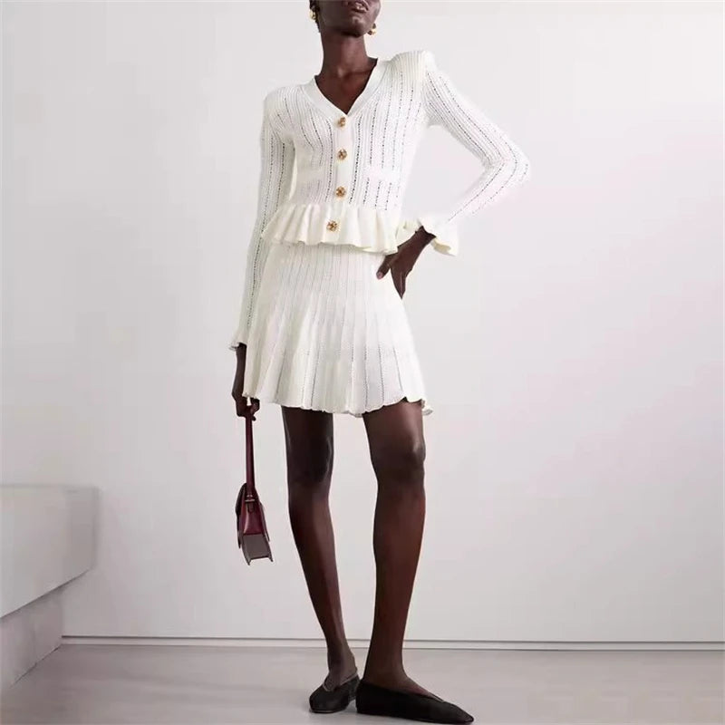 Women's white V-neck long-sleeved knitted mini dress