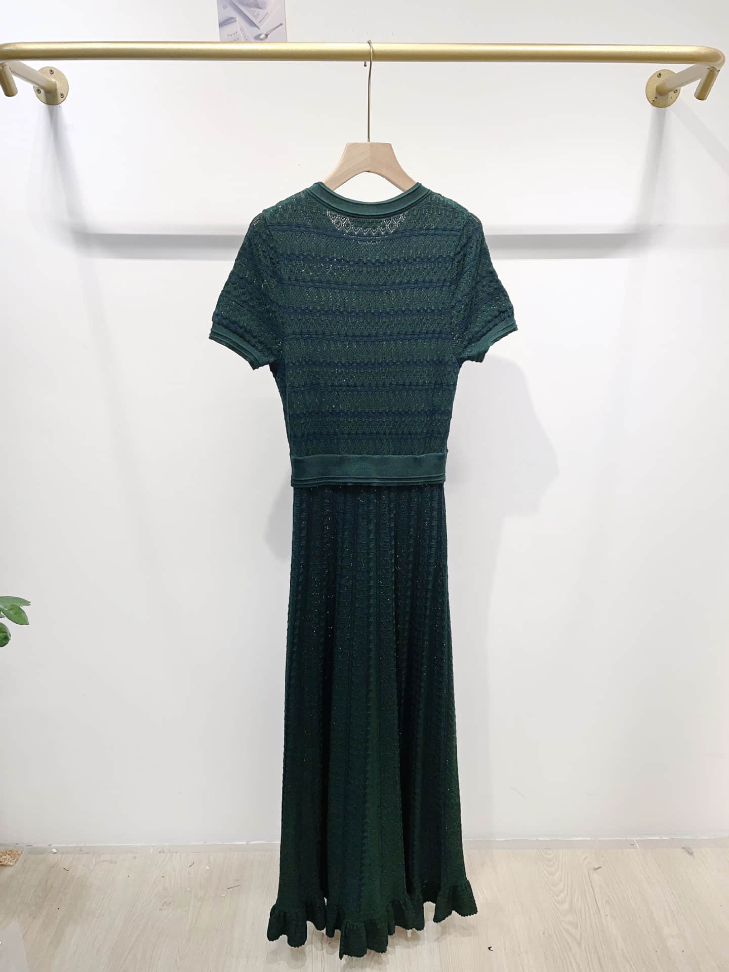 Green short sleeve round neck short sleeve dress