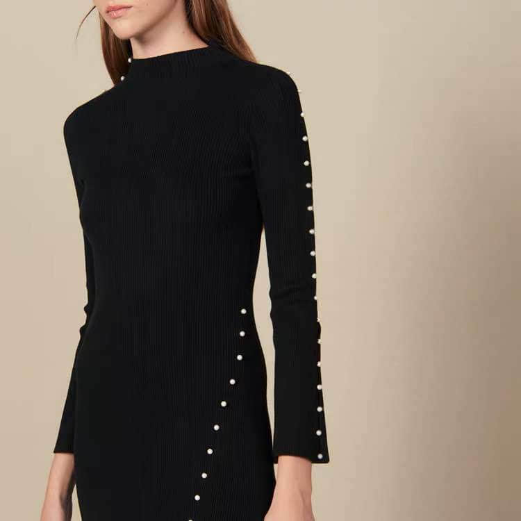 Women's black knitted round neck button-decorated maxi dress