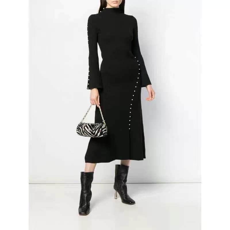 Women's black knitted round neck button-decorated maxi dress