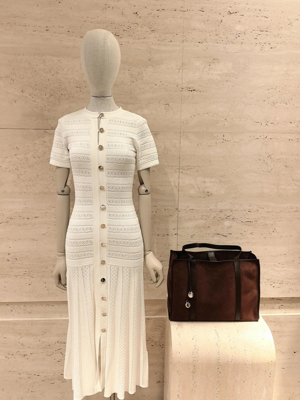 White short sleeved knitted slim and elegant dress