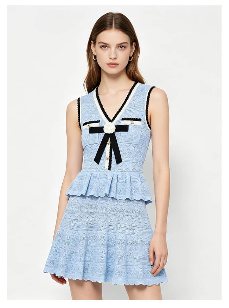 Women's blue sleeveless knitted dress