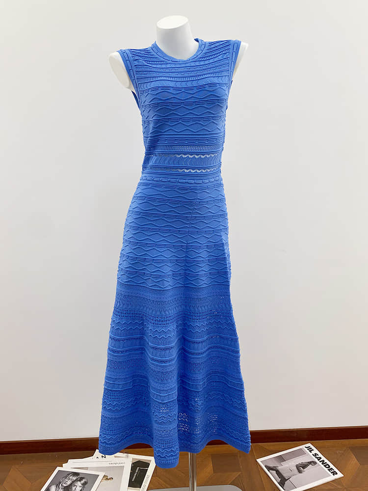 Blue round neck sleeveless knitted dress