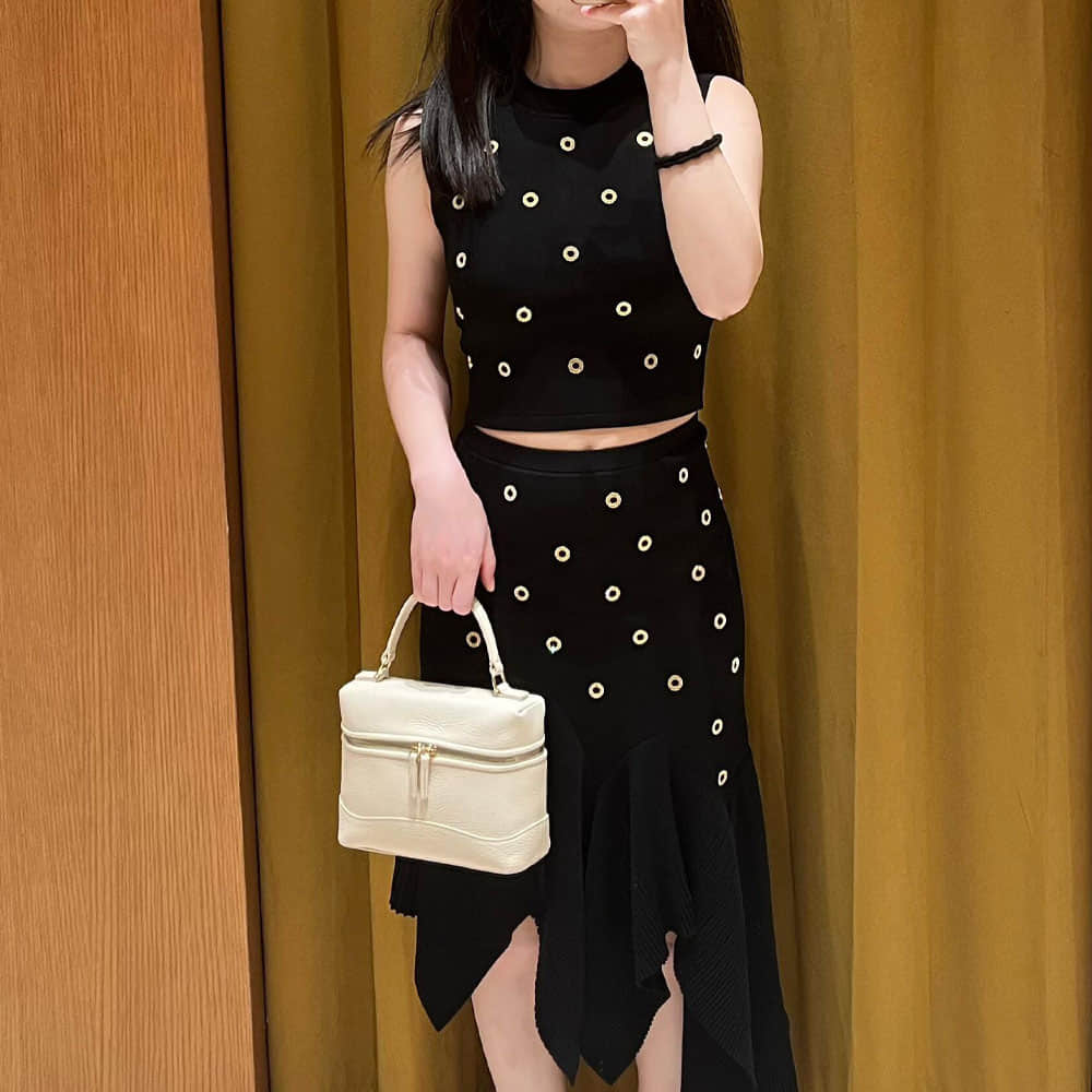 Women's black knitted vest or skirt two-piece suit