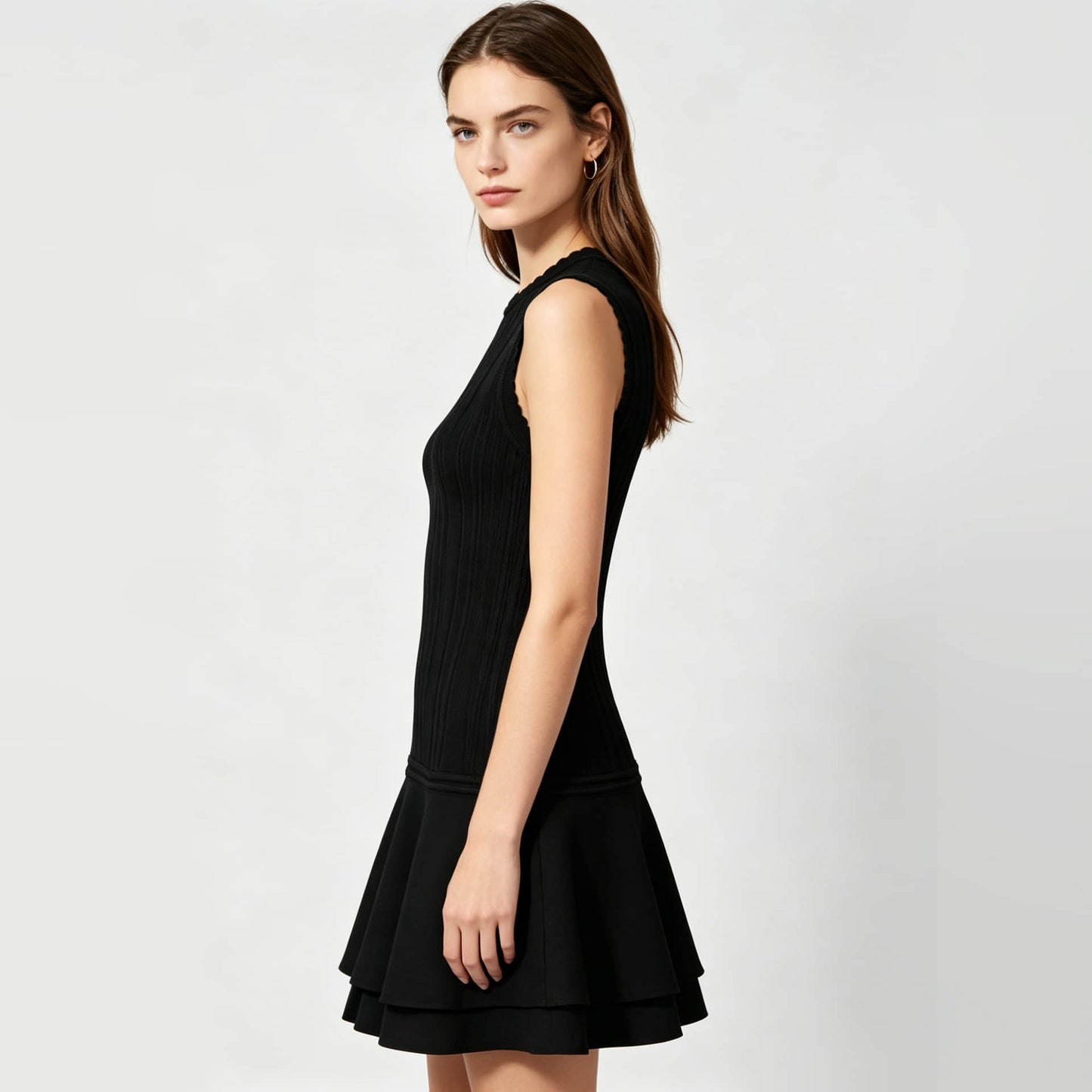 Black round neck sleeveless knitted dress