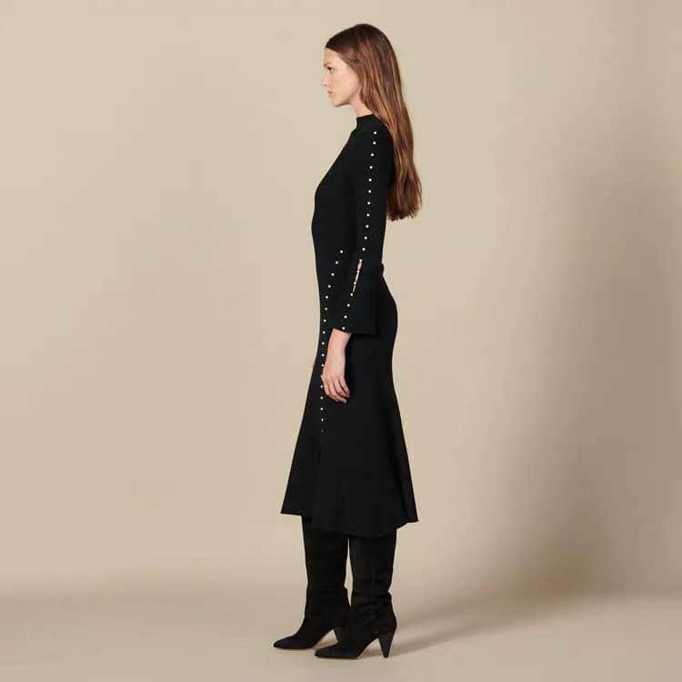 Women's black knitted round neck button-decorated maxi dress