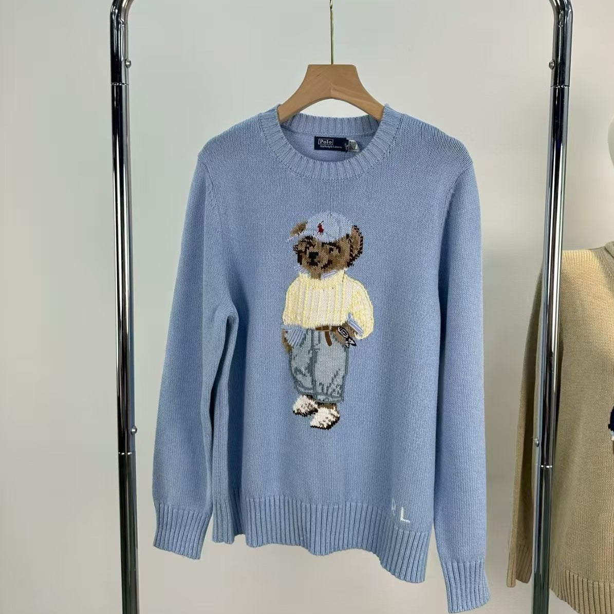 Women's embroidered long-sleeved knitted sweater