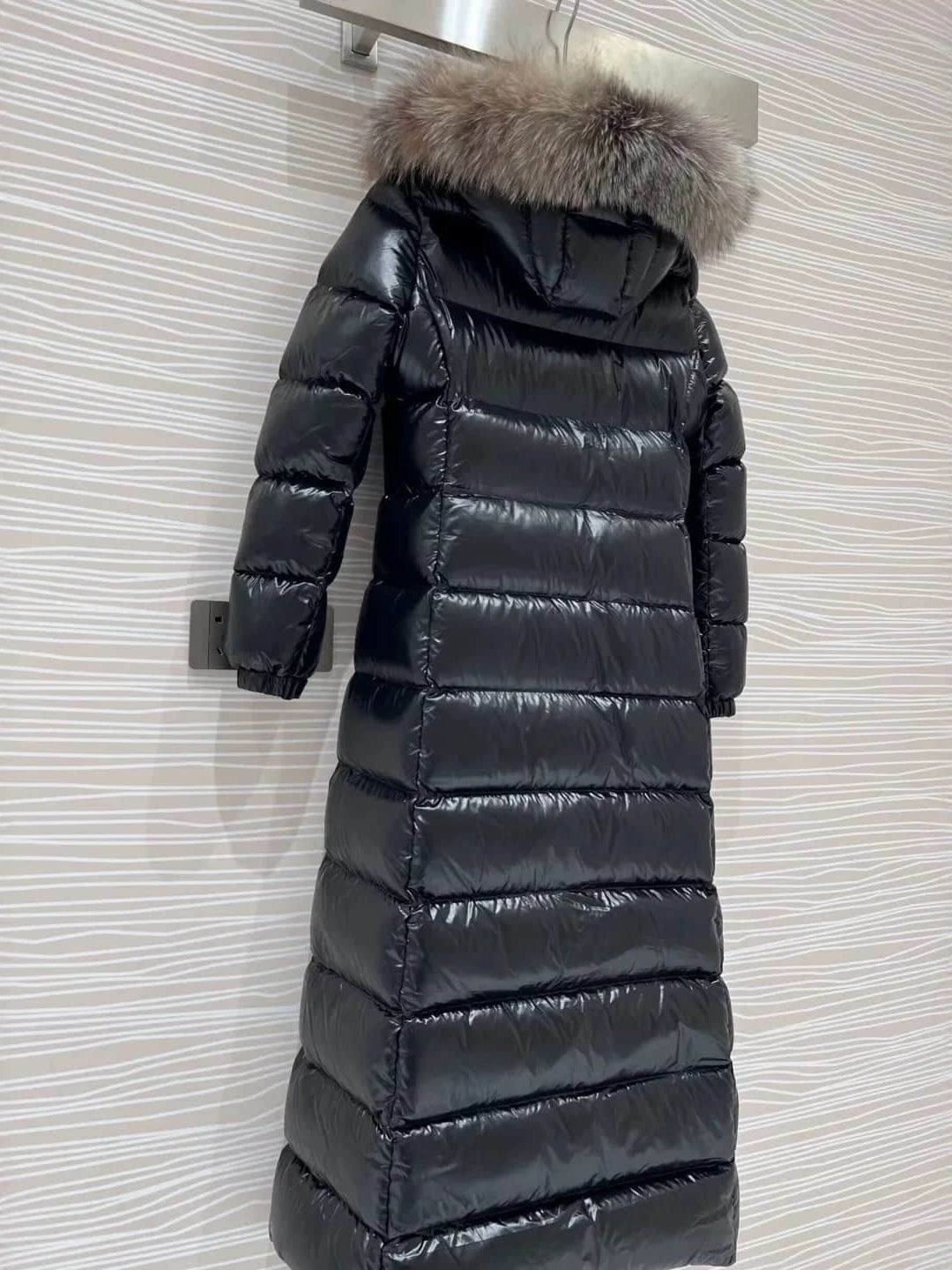 Black Long Sleeve Down Coat for Autumn and Winter