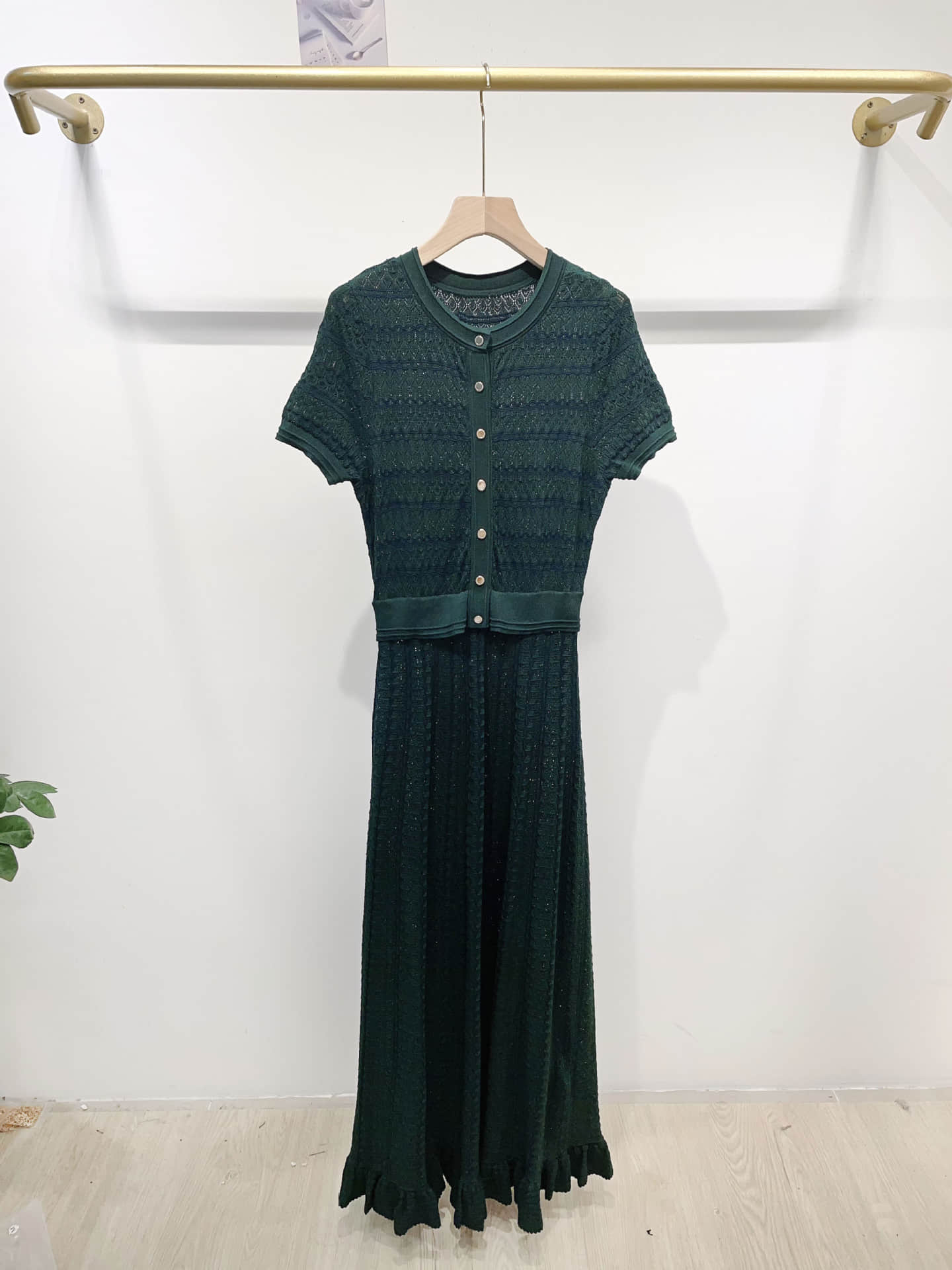 Green short sleeve round neck short sleeve dress