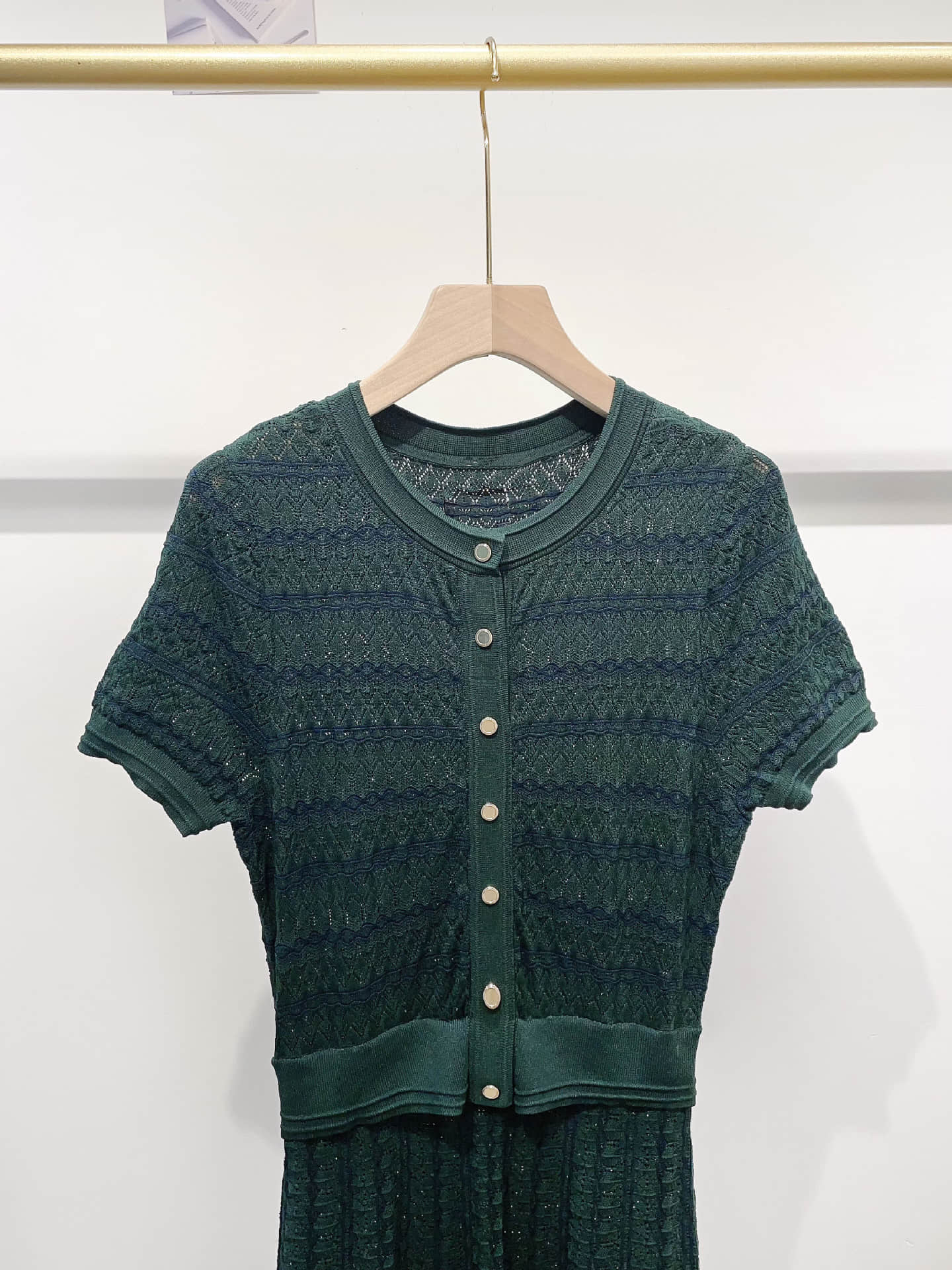 Green short sleeve round neck short sleeve dress