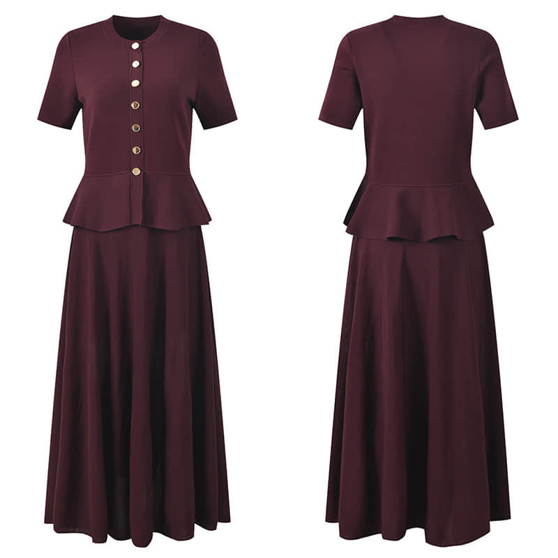 Women's short-sleeved fitted knit dress