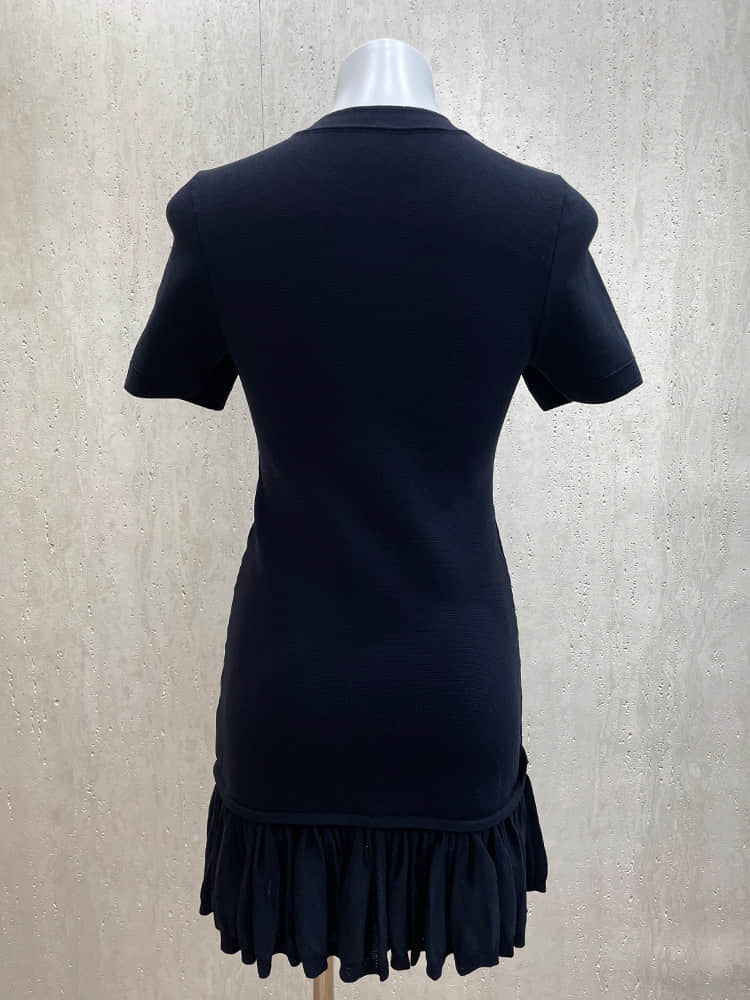 Black short-sleeved single-breasted slim-fit knitted dress