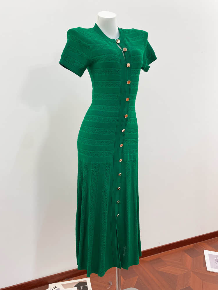 Green short-sleeved single-breasted knitted dress