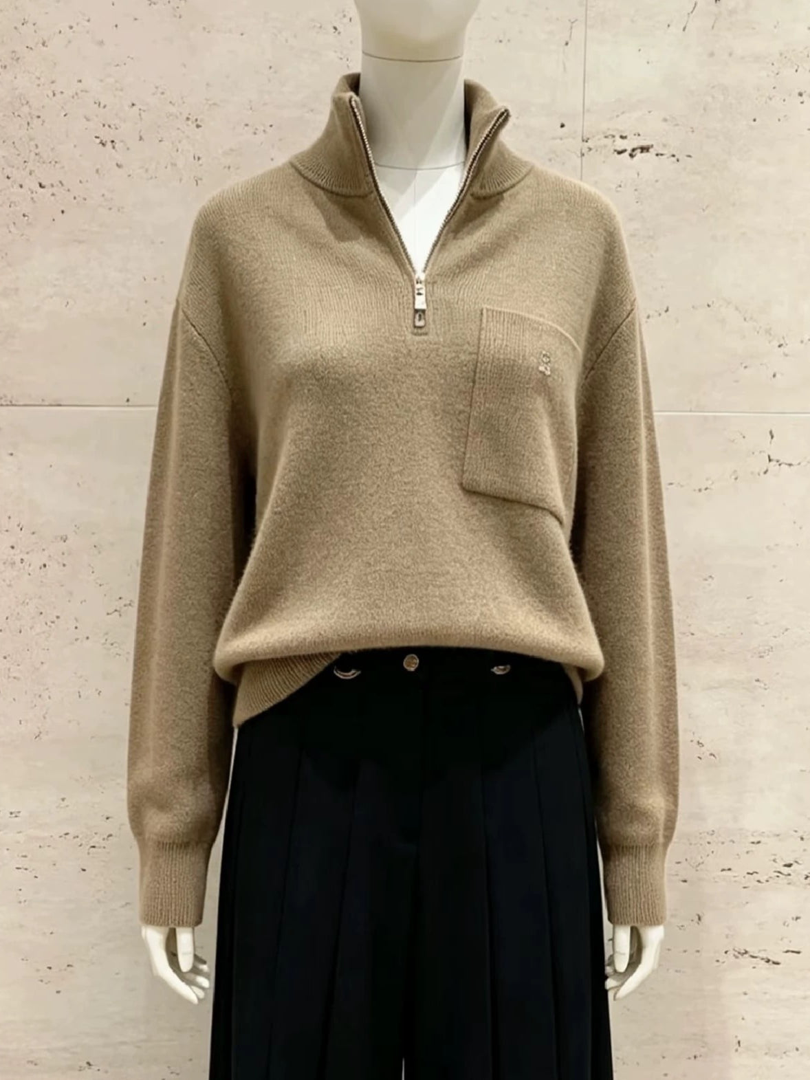 Women‘s Long-Sleeve Knit Sweater
