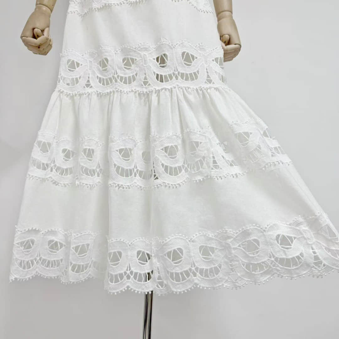 Women's white hollowed out slim fit dress