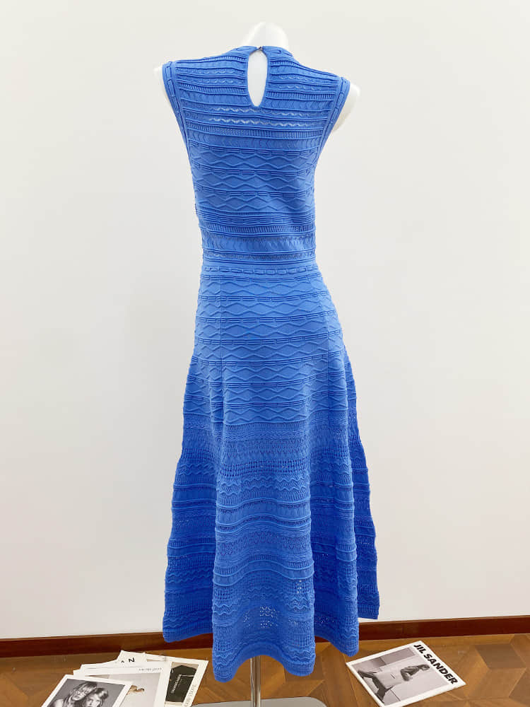 Blue round neck sleeveless knitted dress
