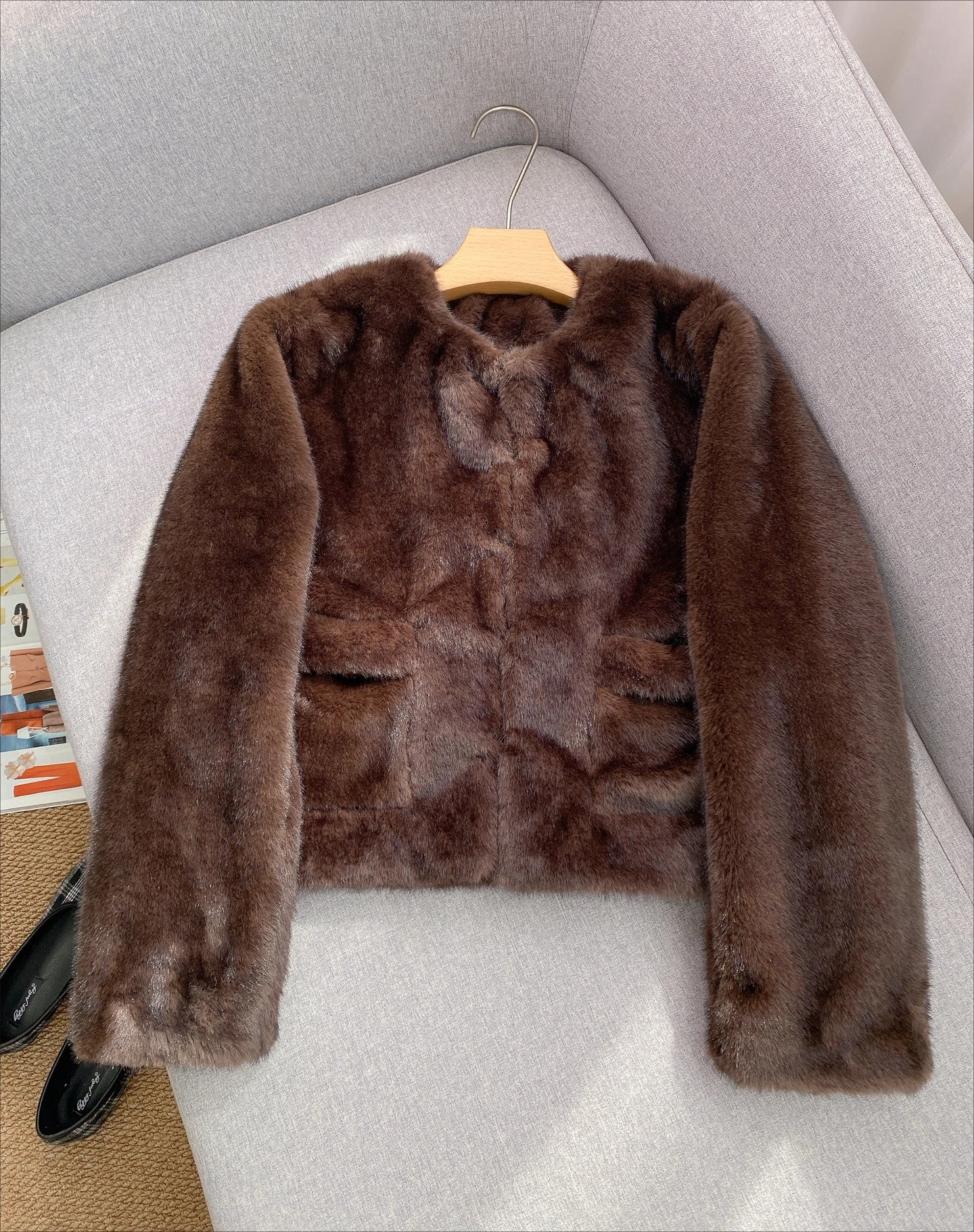 Women's round neck long sleeved jacket