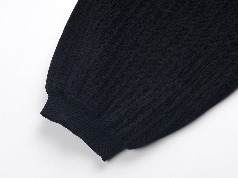 Women's black short-sleeved knitted slim dress