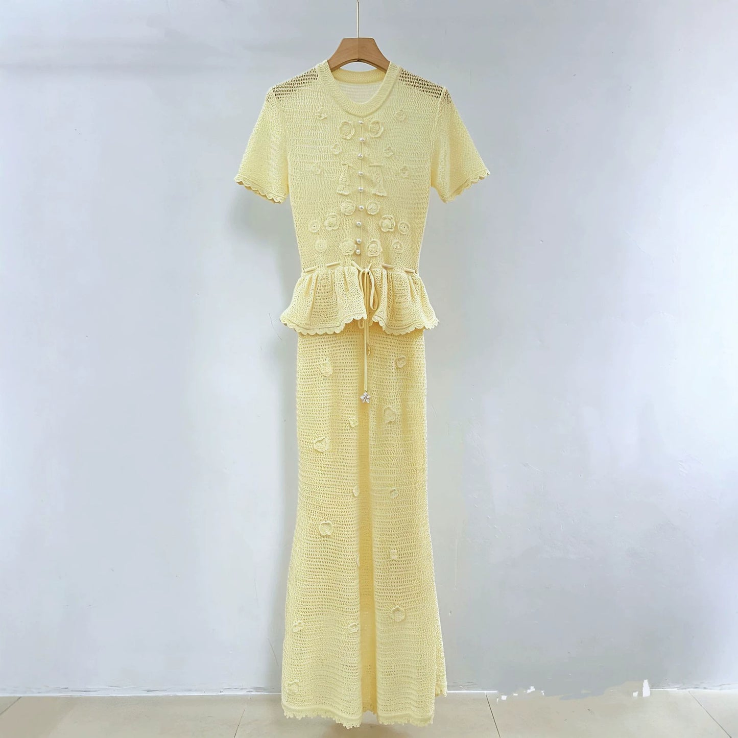 Women's yellow knitted short sleeved dress