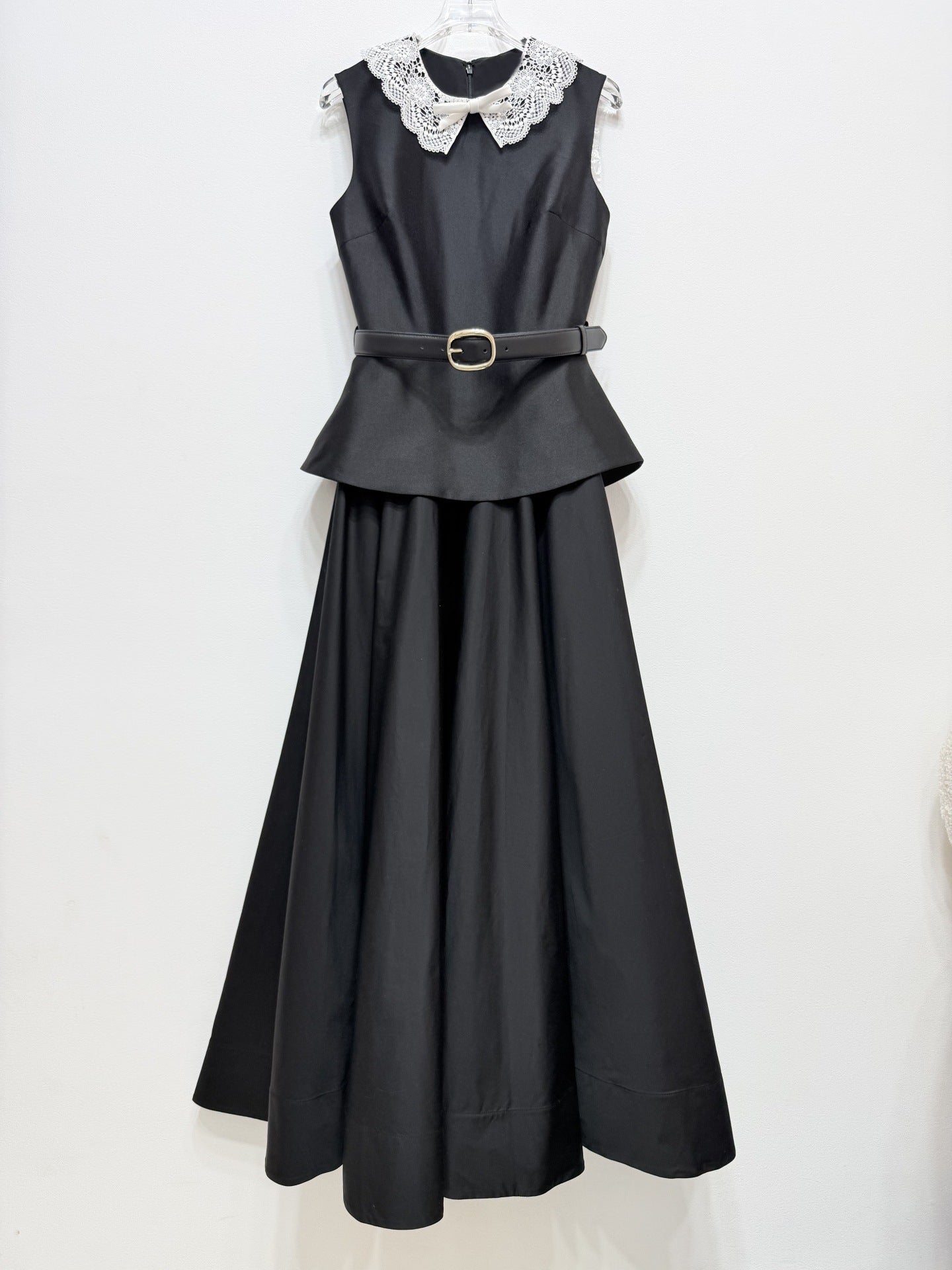 Women's black sleeveless dress