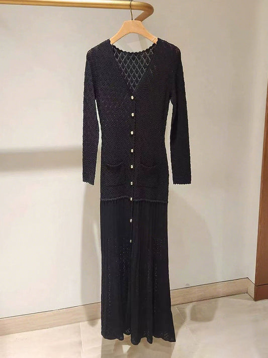 Women's V-neck black knitted long-sleeved dress