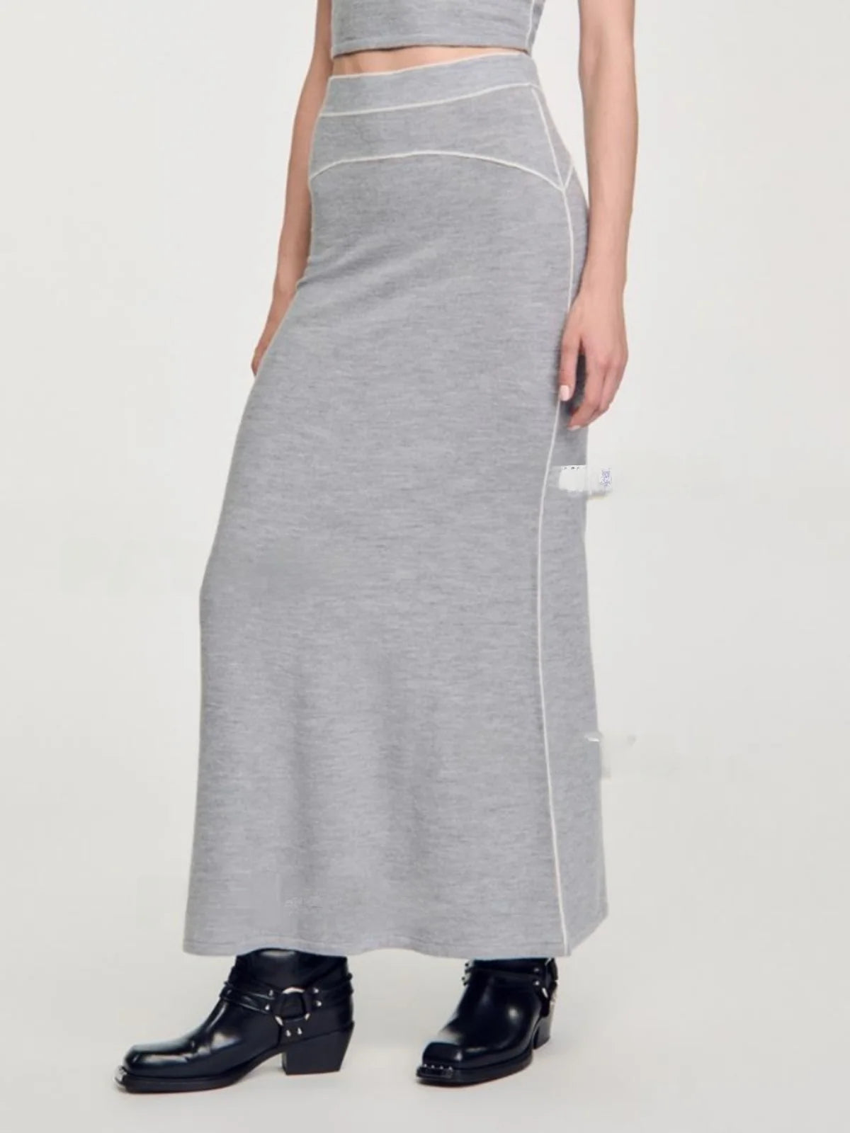 Elegant grey three-piece suit for women