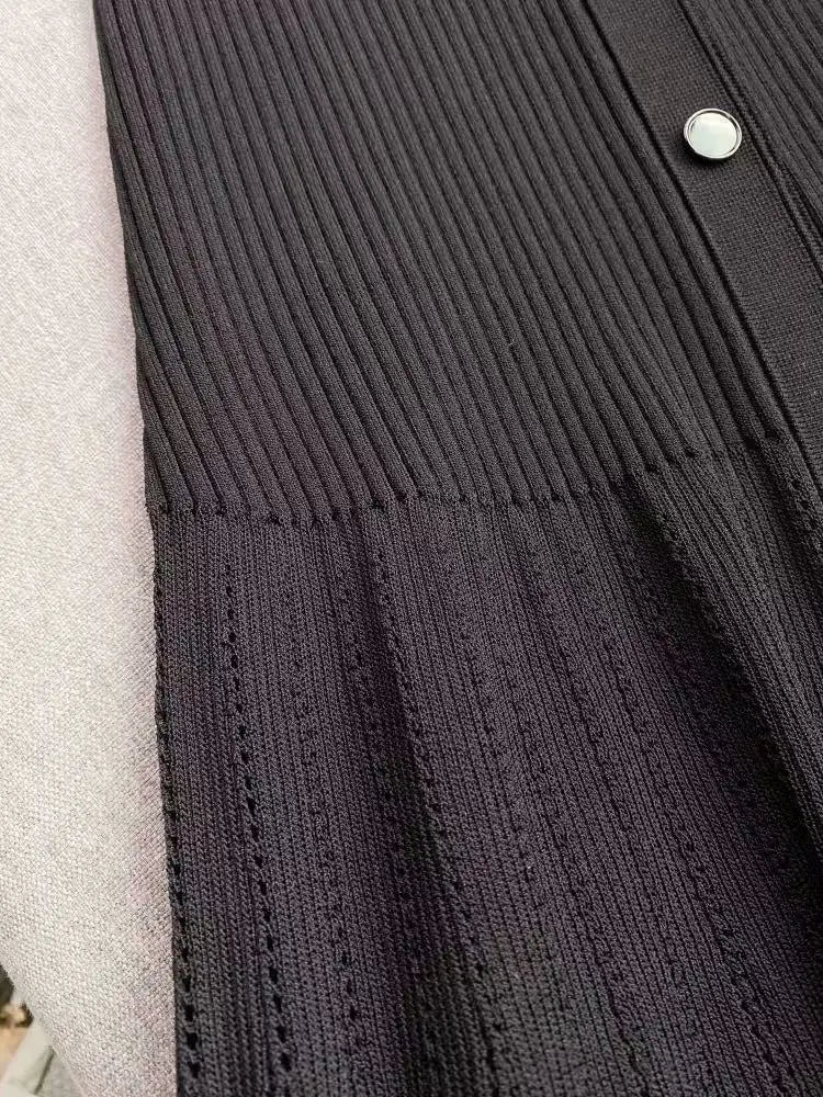 Women's black lapel short-sleeved knitted dress