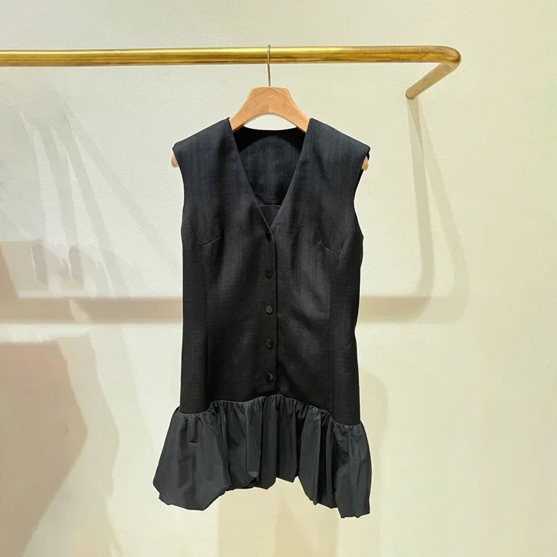 Women's black sleeveless dress