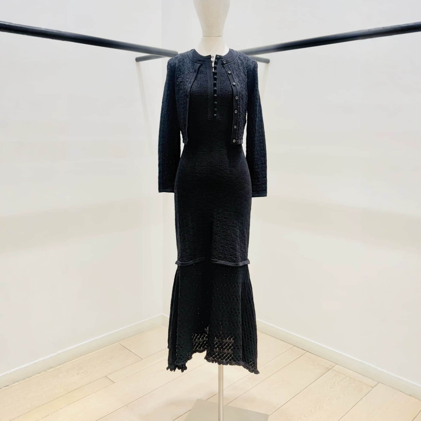 Long-sleeved cardigan and skirt two-piece suit
