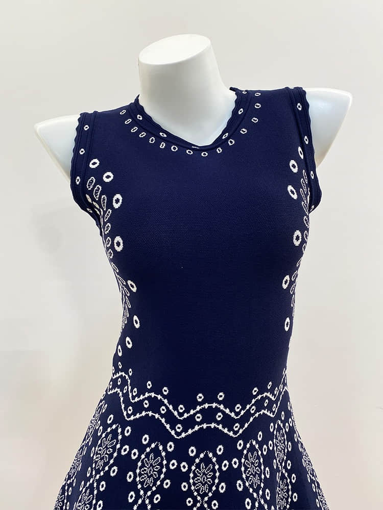 Dark blue round neck sleeveless slim dress