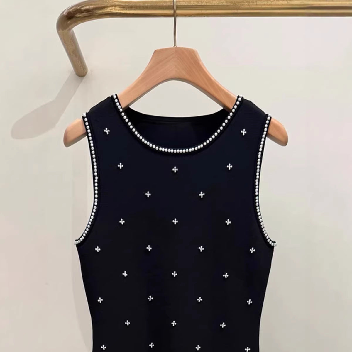 Women's black knitted pearl sleeveless slim fit dress