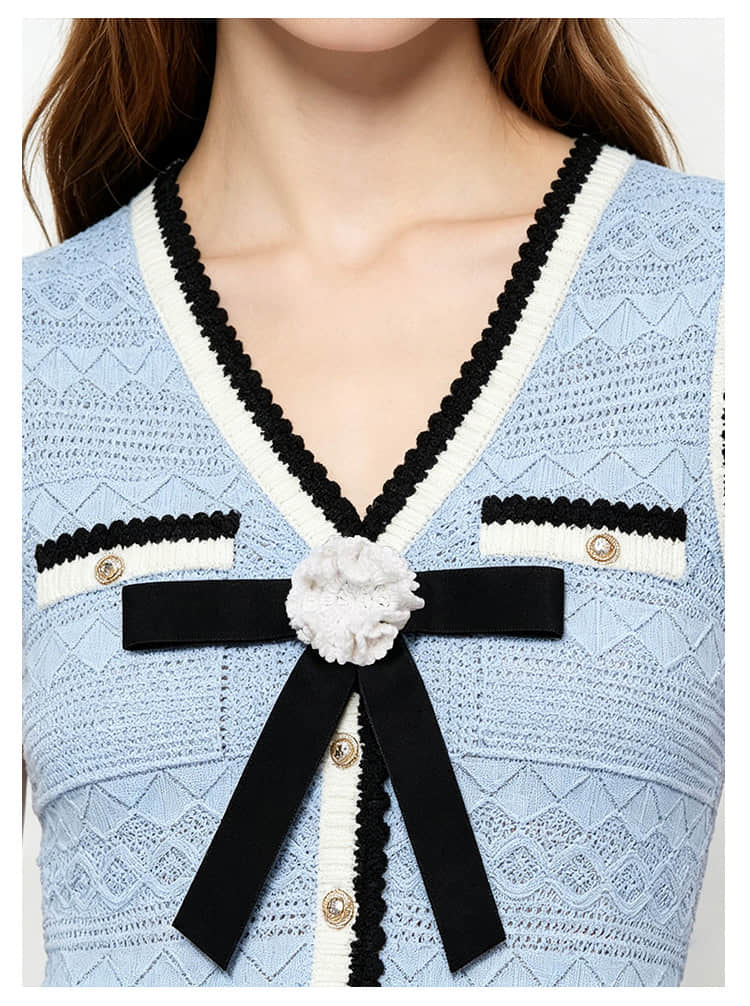 Women's blue sleeveless knitted dress