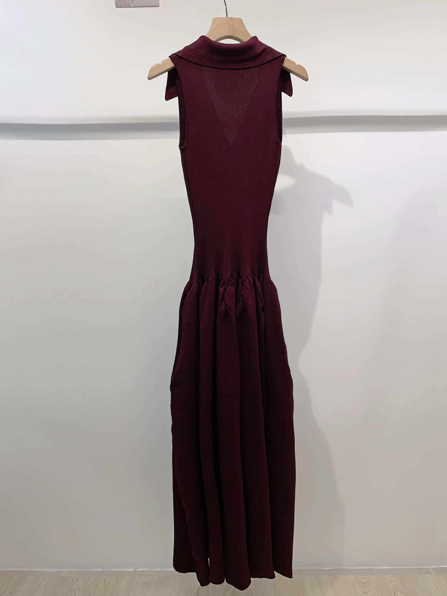 Women's Burgundy Sleeveless Knitted Dress