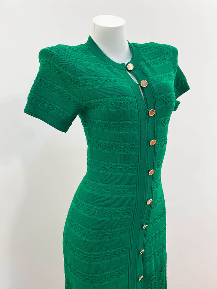 Green short-sleeved single-breasted knitted dress